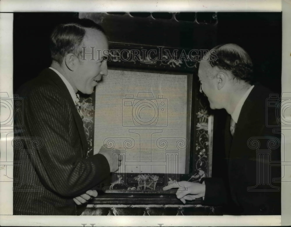 1941 Press Photo Copy of the Magna Carta,redeposited in the Library Congress
