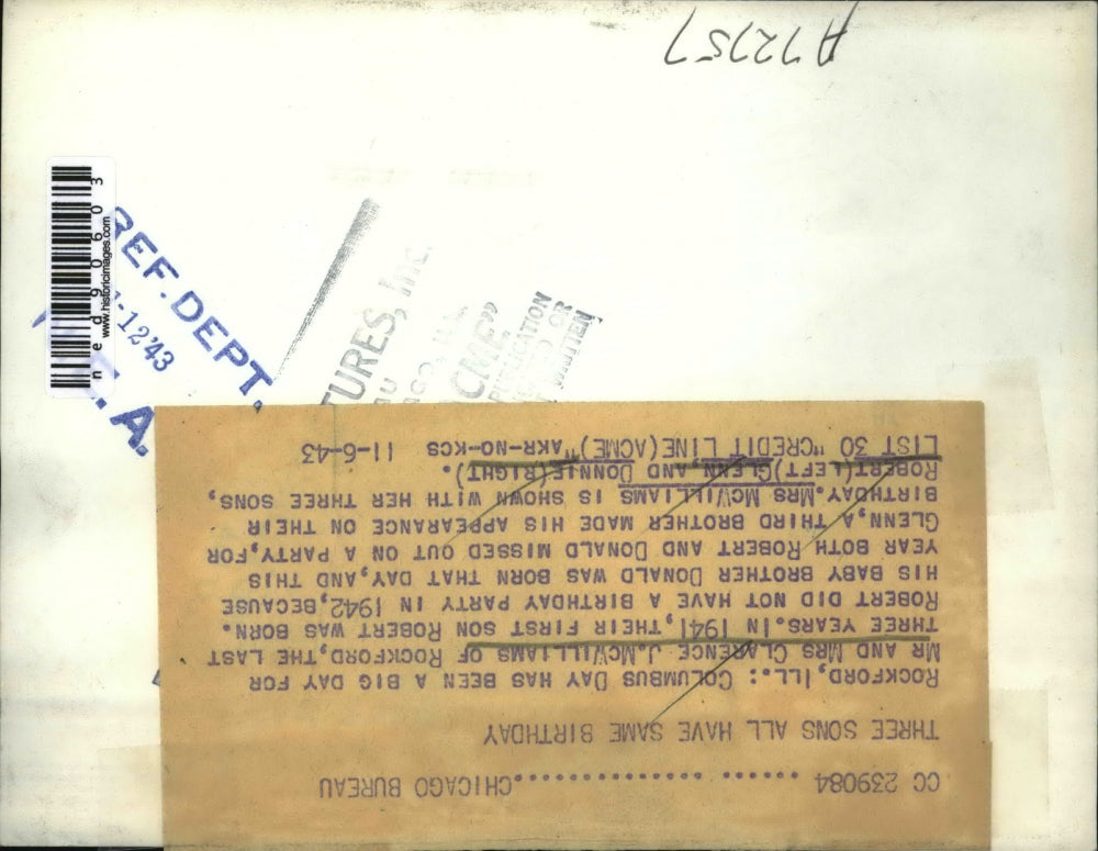 1943 Press Photo Mrs.Clarence McWilliams and their sons with same birth dates