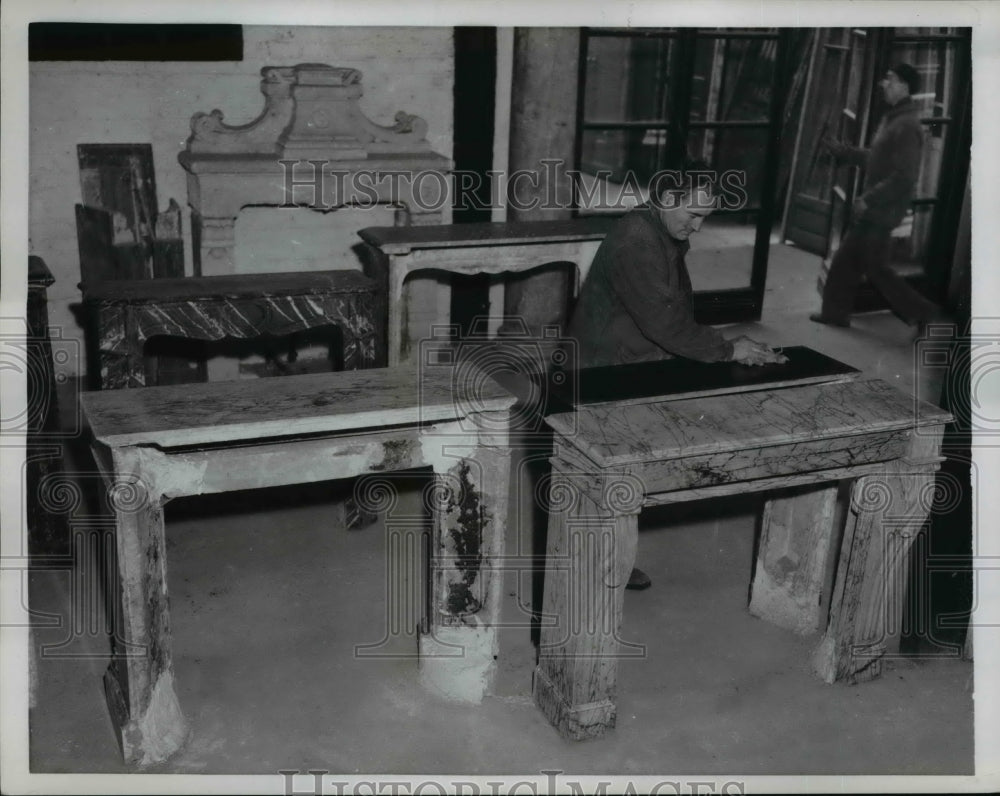 1960 Press Photo Antique and imitation marble mantelpiece