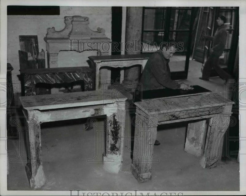 Load image into Gallery viewer, 1960 Press Photo Antique and imitation marble mantelpiece
