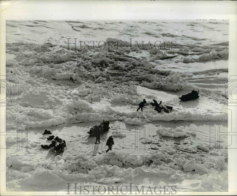 Load image into Gallery viewer, 1969 Press Photo Members of the four-man British trans-Arctic expedition

