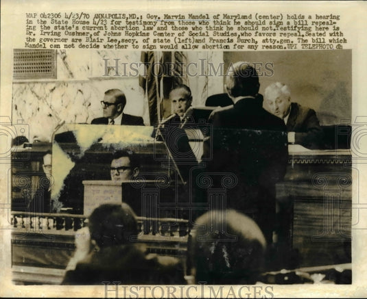 1970 Press Photo Gov.Marvin Mandel of Maryland holds hearing in the State House