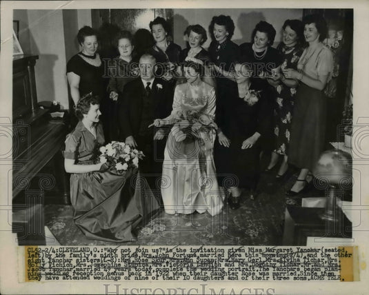 1950 Press Photo Mr.and Mrs.Yanchar with their ten daughter and three sons