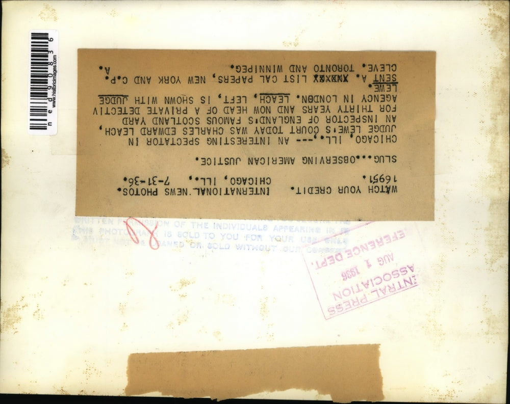 1936 Press Photo English Inspector Charles Edward Leach with Judge Lewe