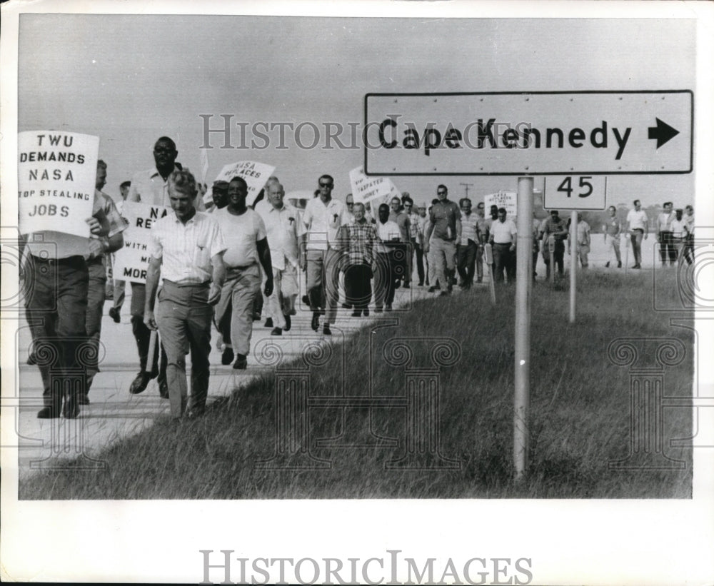 1969 Press Photo Transport Workers Union demonstration at Cape Kennedy