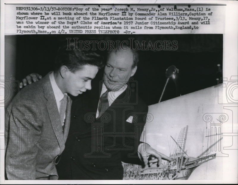 Load image into Gallery viewer, 1957 Press Photo Joseph M Meany &amp; Commander Villiers at Plimoth Plantation
