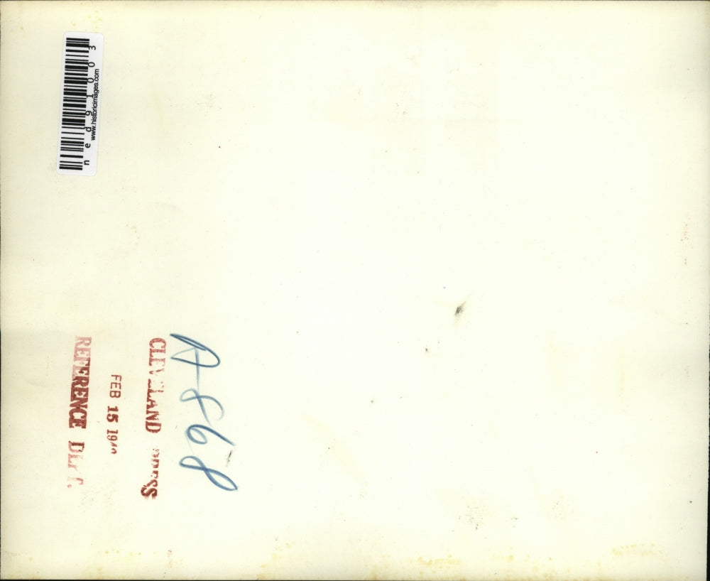 1949 Press Photo Pickets hold mass meeting in the courtyard of City Hall