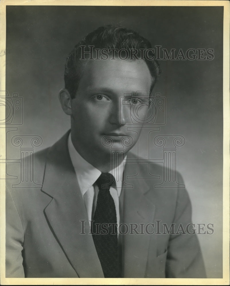 1958 Press Photo of Fred G. Theuer.