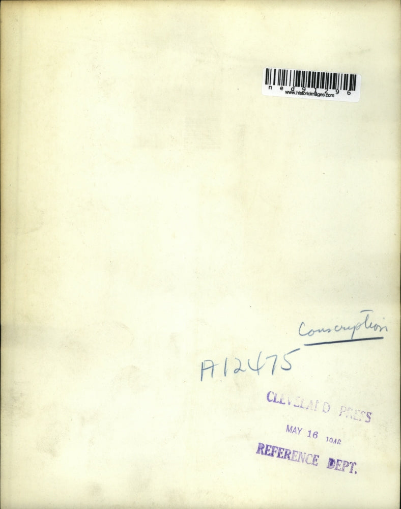 1946 Press Photo of Eugene Seeger being sworn into the Army. He was the last 18