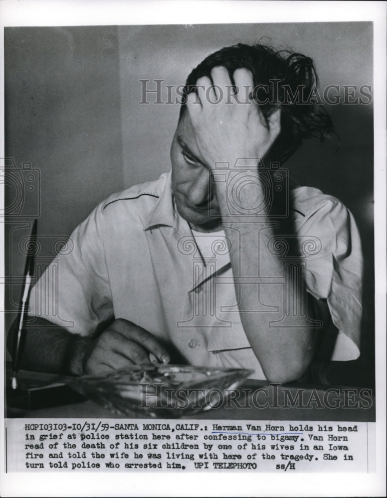Load image into Gallery viewer, 1959 Press Photo Herman Van Horn after he confessed to bigamy.
