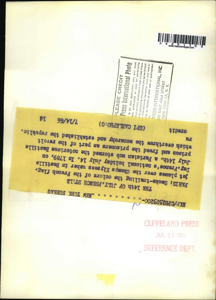 1966 Press Photo Jet planes over the Champs Elysees usher in Bastille Day