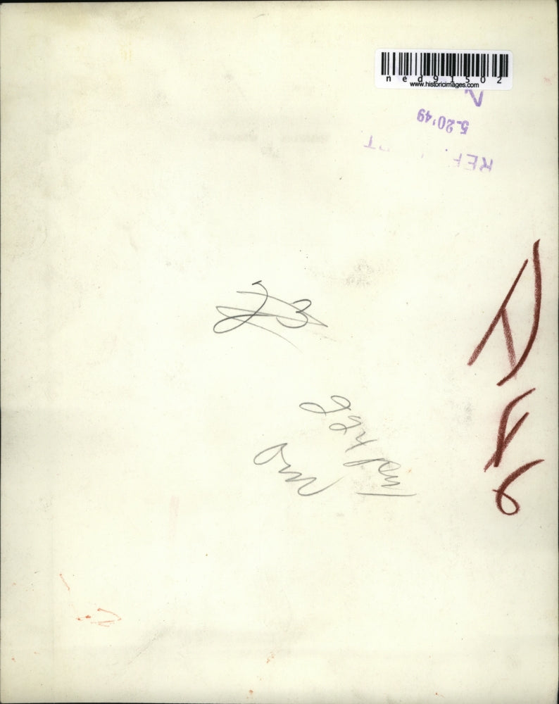 1949 Press Photo of a baby that was abandoned in hallway in Chicago.