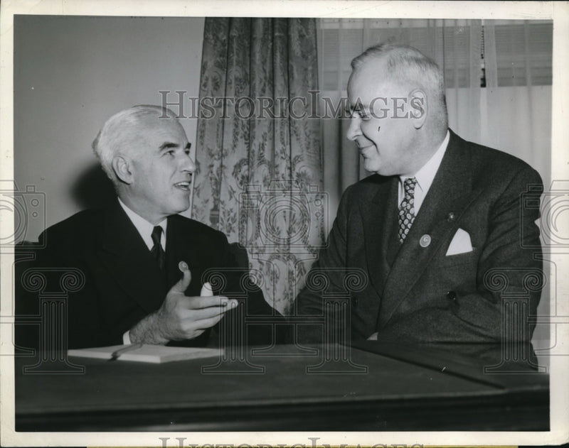 Load image into Gallery viewer, 1945 Press Photo Edward Scheiberling and Howard Stettinius
