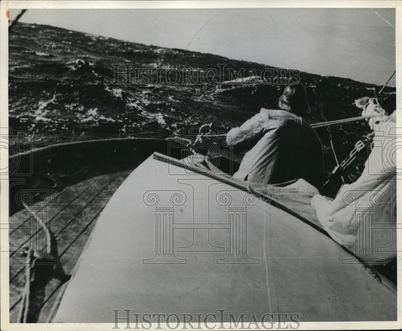Load image into Gallery viewer, 1942 Press Photo Seamen of Norway on their ship's hull
