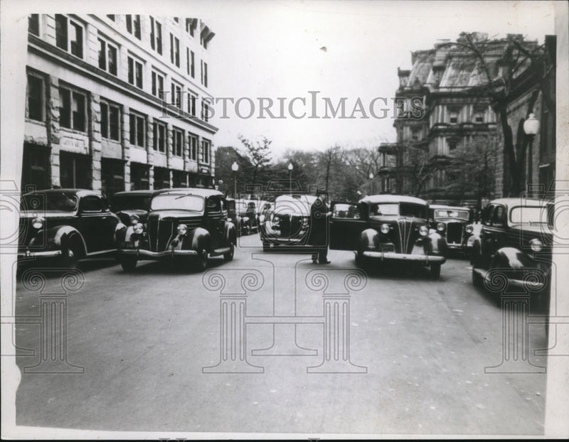 Load image into Gallery viewer, 1938 Press Photo of a street in Washington D.C.
