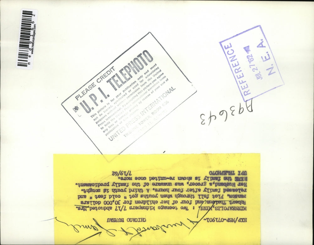 1962 Press Photo of Theisen family, Mrs. Theisen and four of her children were