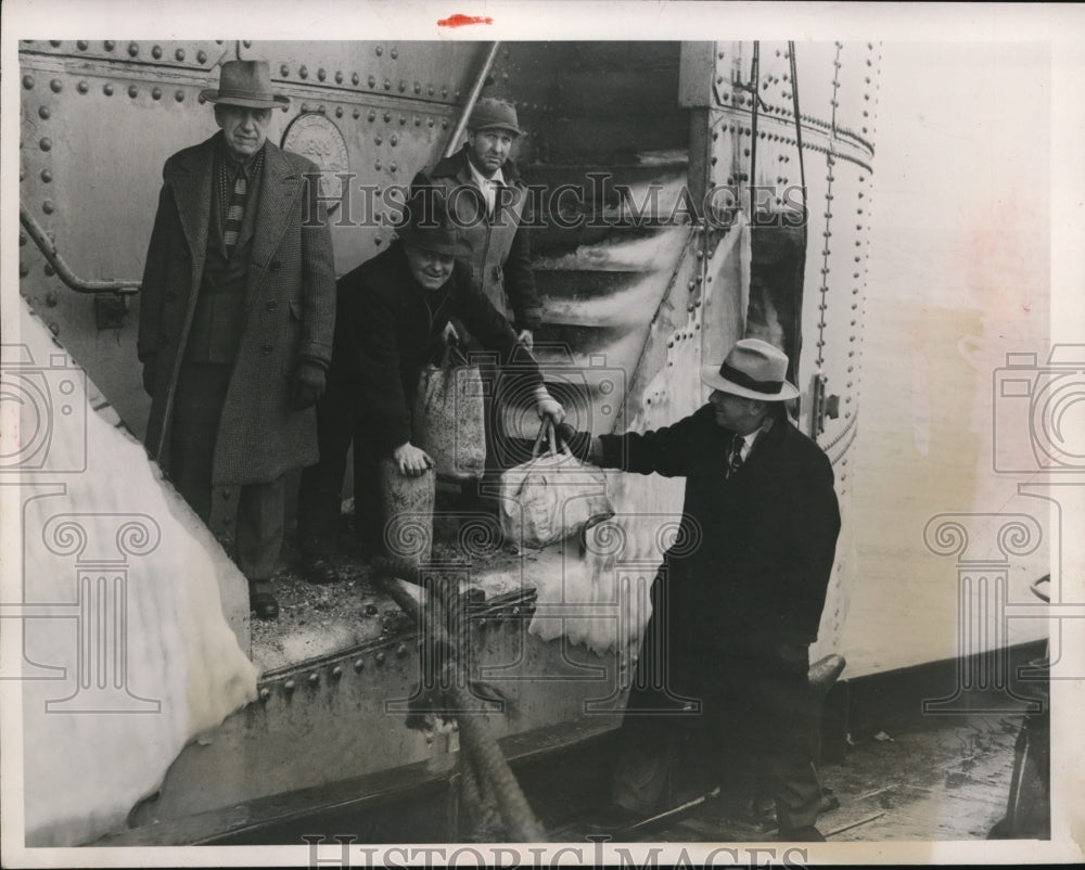 1951 Press Photo of L-R Les Gruneske, Glen Hengold, and Glen Frank Taylor- Historic Images