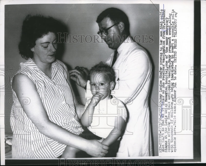 Load image into Gallery viewer, 1956 Press Photo of Amy Lois Shafer receiving the Polio vaccine.

