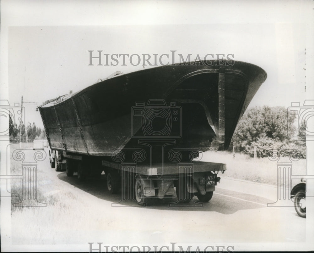 1941 Press Photo of barge being hauled overland in the United KIngdom.