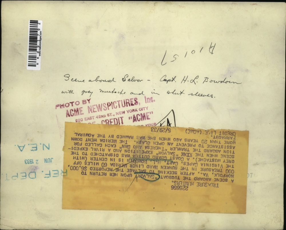 1933 Press Photo Crewmen aboard the tugboat Salvor on their return to Norfolk