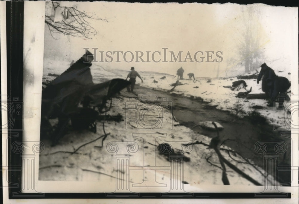 1957 Press Photo Wreckage of a stripped-down Mitchell bomber near Ottawa