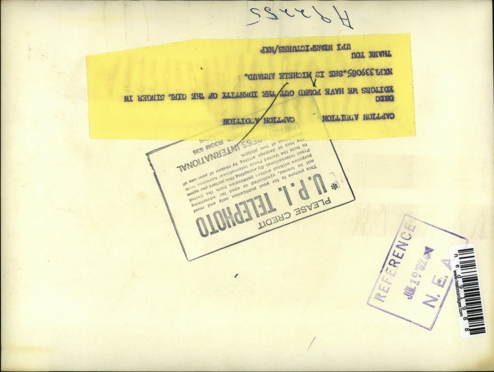 1962 Press Photo Michelle Arnaud sings a ballad on French TV