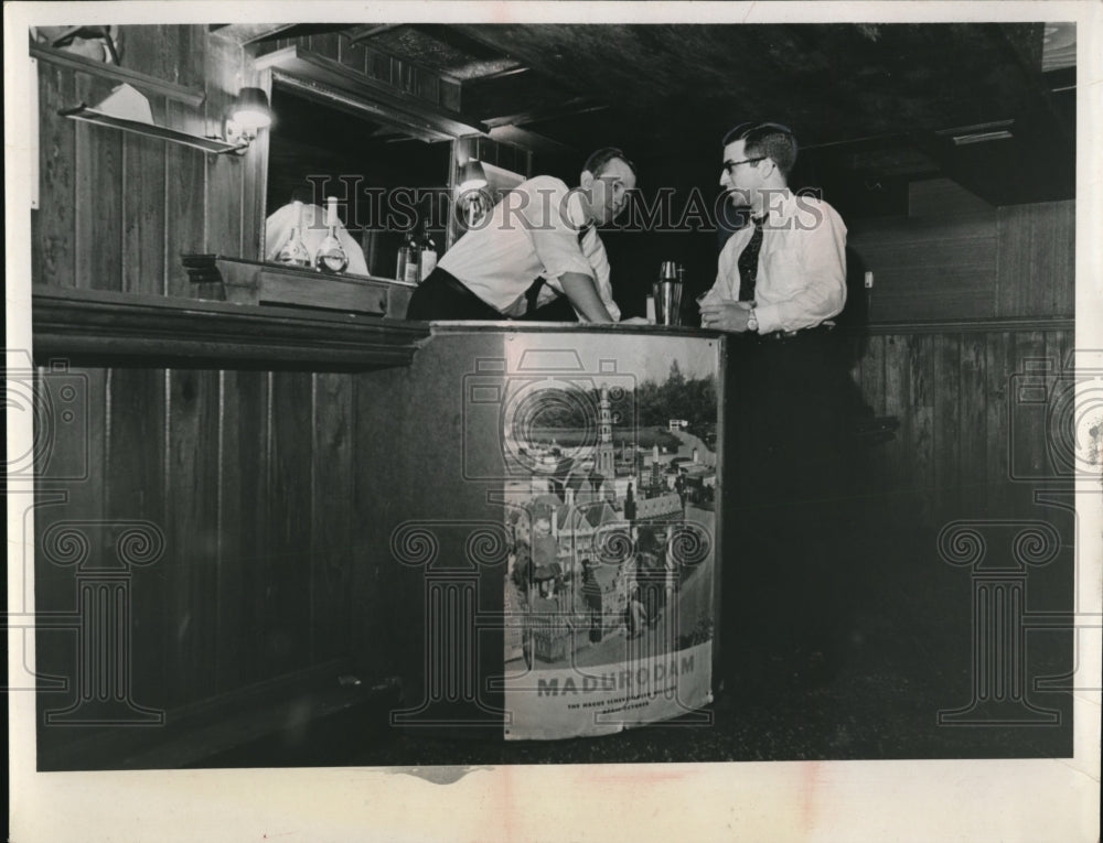 1967 Press Photo of Tom Aylurad and Kieth Issitt