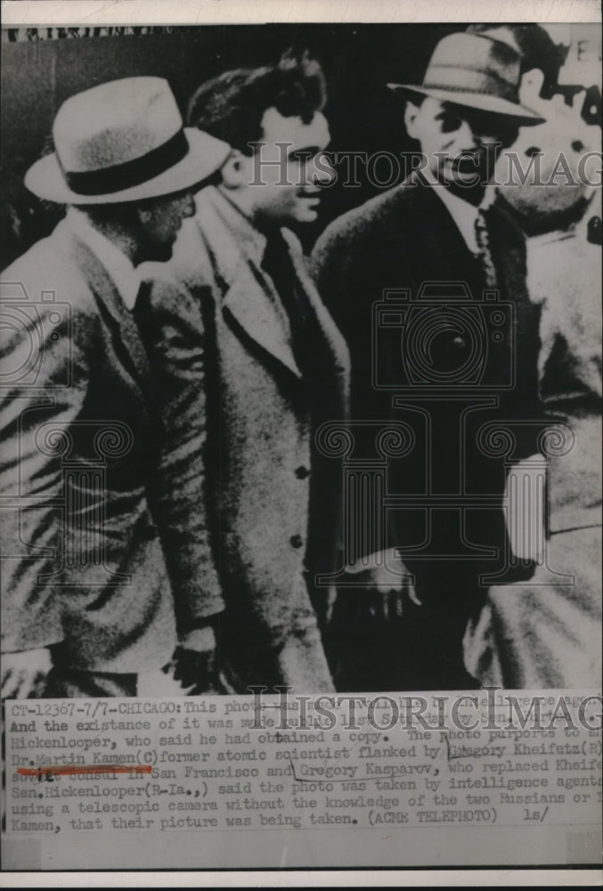 1951 Press Photo of Dr. Martin Kamen flanked by two Russian dignitaries.