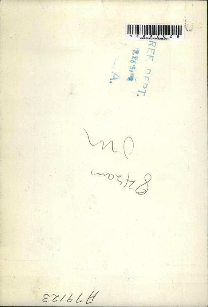 1951 Press Photo of Dr. Martin Kamen flanked by two Russian dignitaries.