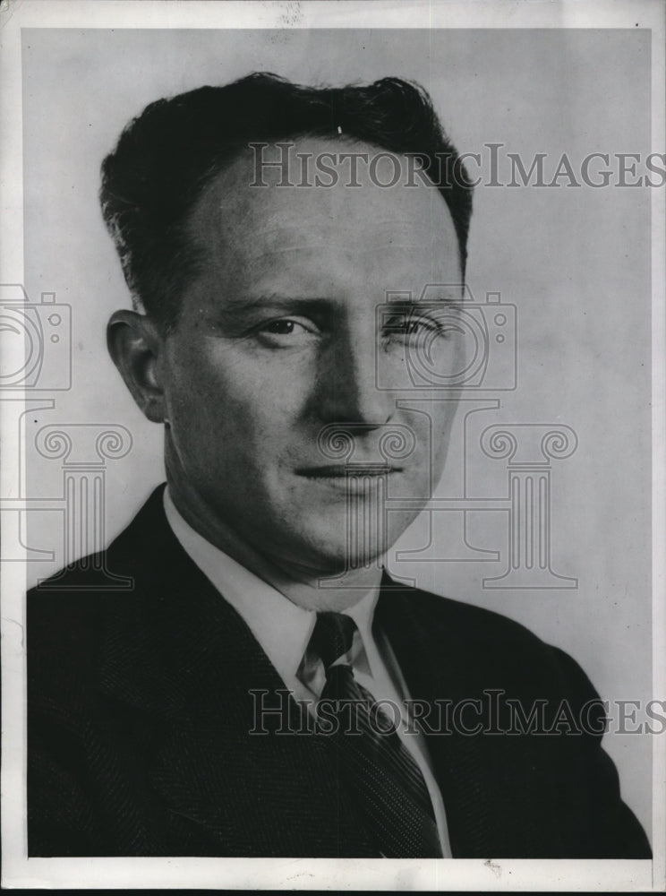1945 Press Photo Arthur J. Sikora, Engineer of the Wright Aeronautical Corp.