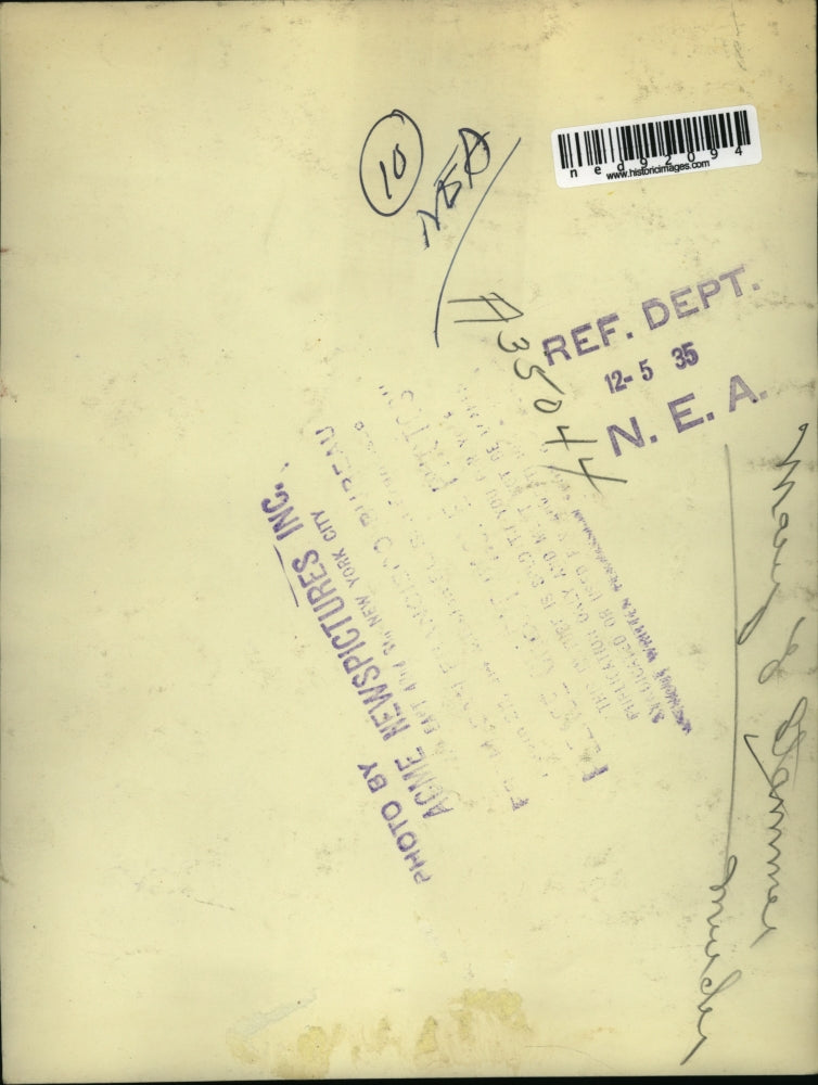 1935 Press Photo Bedroom