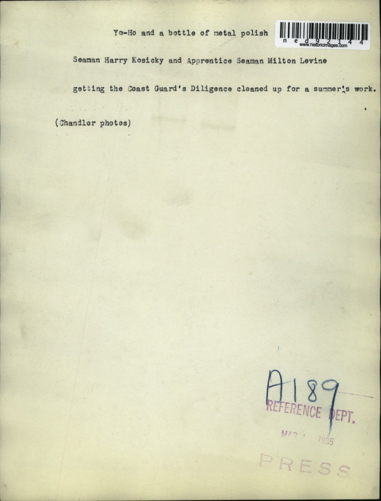 1935 Press Photo Harry Kosicky; Milton Levine cleaning Coast Guard Diligence