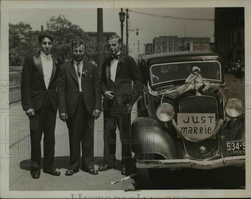 1934 Press Photo Stanley Fiala, John Civis Sr. and John Civis Jr.