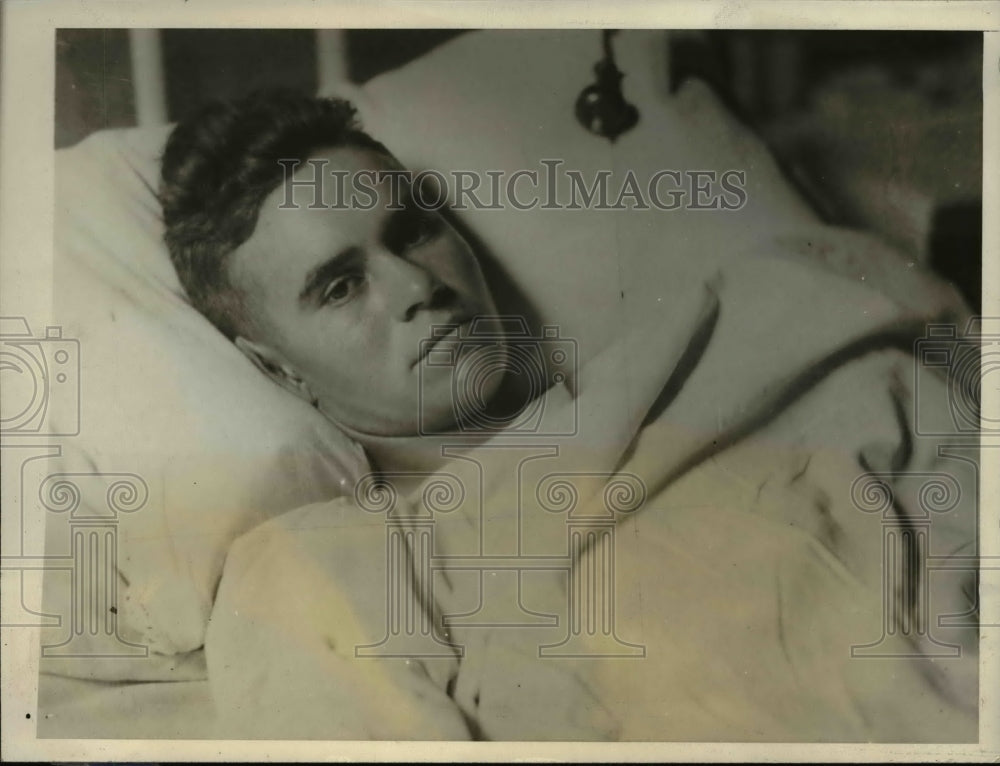 1928 Press Photo Clarence Smith recovering at the hospital after the accident- Historic Images