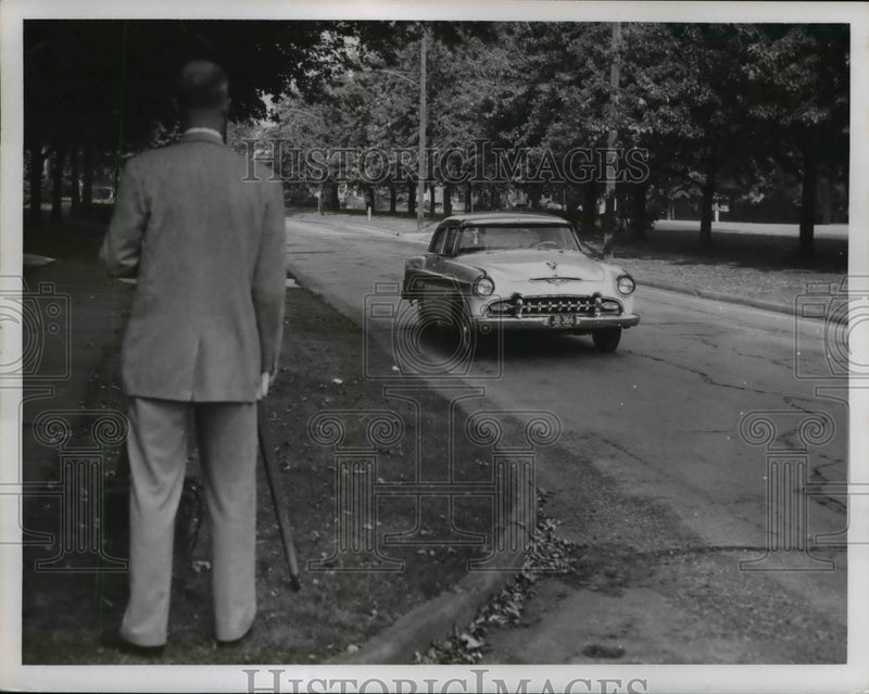 Load image into Gallery viewer, 1955 Press Photo of the Hays School 25 MPH zone.
