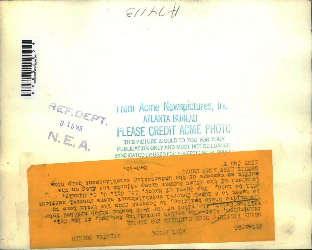 1945 Press Photo The casket of William Smith pilot that crashed.