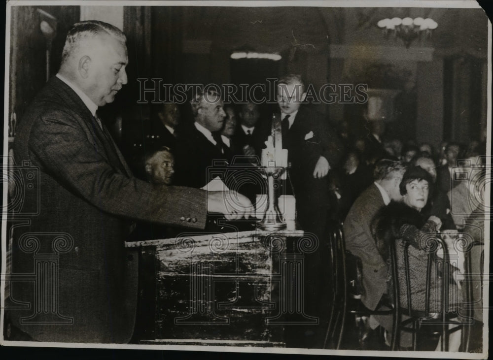 1933 Press Photo Baron Von Neurath delivering a speech to 400 foreign press