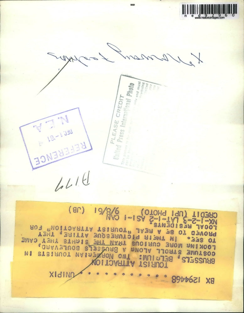 1961 Press Photo of two Norwegian tourists in Brussels, Belgium.