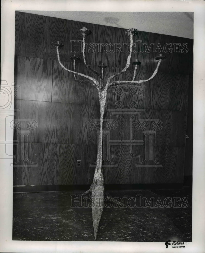 Load image into Gallery viewer, 1957 Press Photo Unique candelabra in the Main Sanctuary of Fairmount Temple
