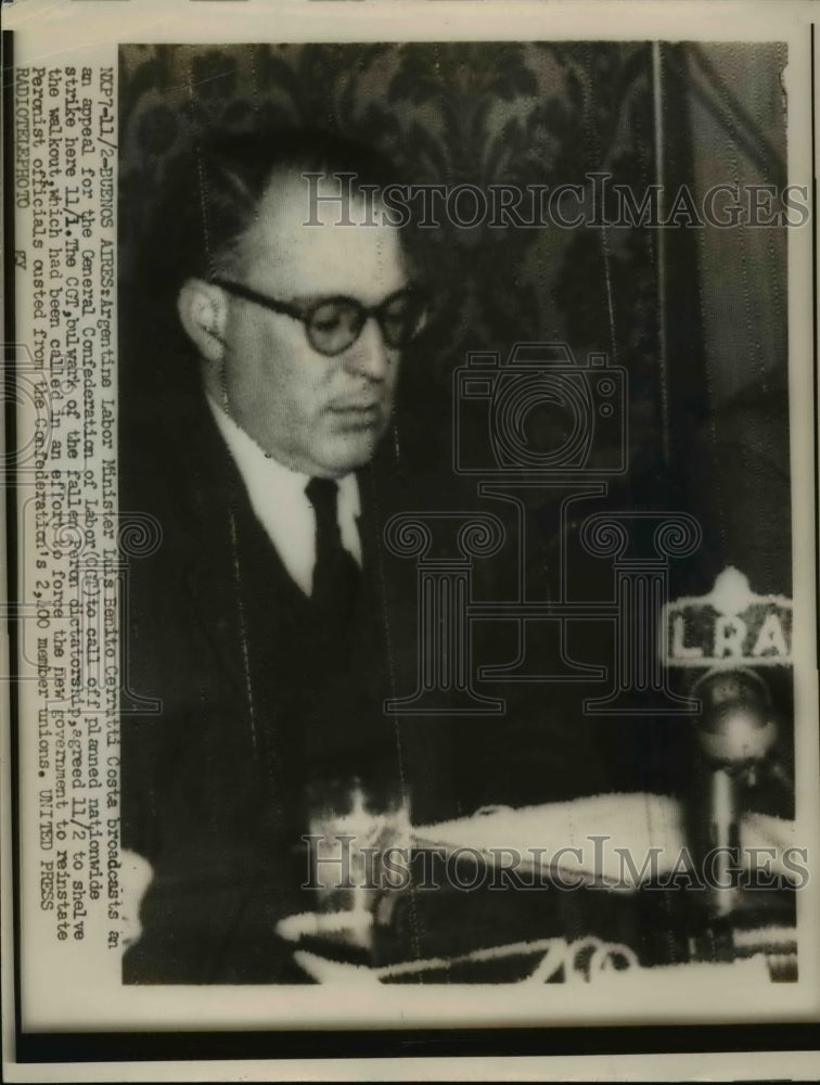 1955 Press Photo Argentine Labor Minister Luis Emilio Carralt Costa