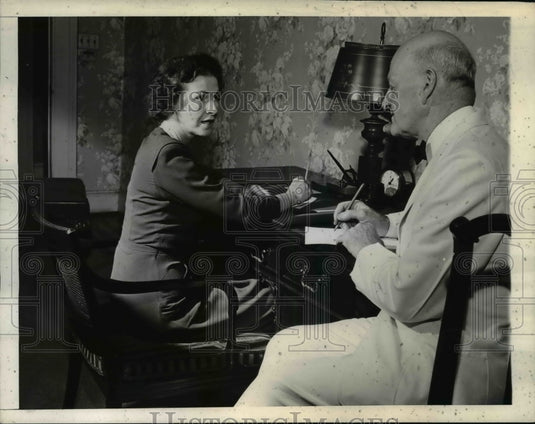 1944 Press Photo Frances Hutt Dewey Wife of Governor of NY & Harry Whitehead