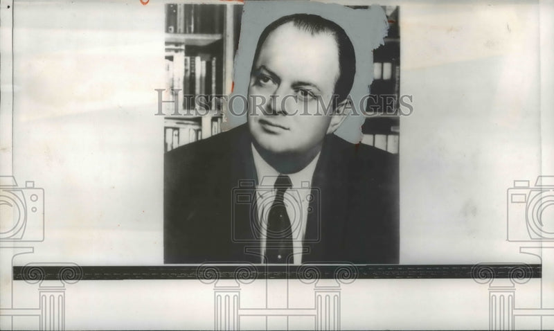 Load image into Gallery viewer, 1962 Press Photo Hollywood Producer Jerry Wald
