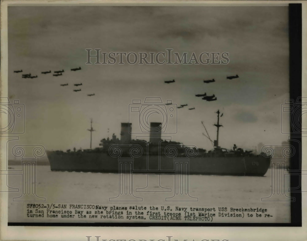 1951 Press Photo San Francisco Navy planes salute Uss Breckenridge in harbor- Historic Images