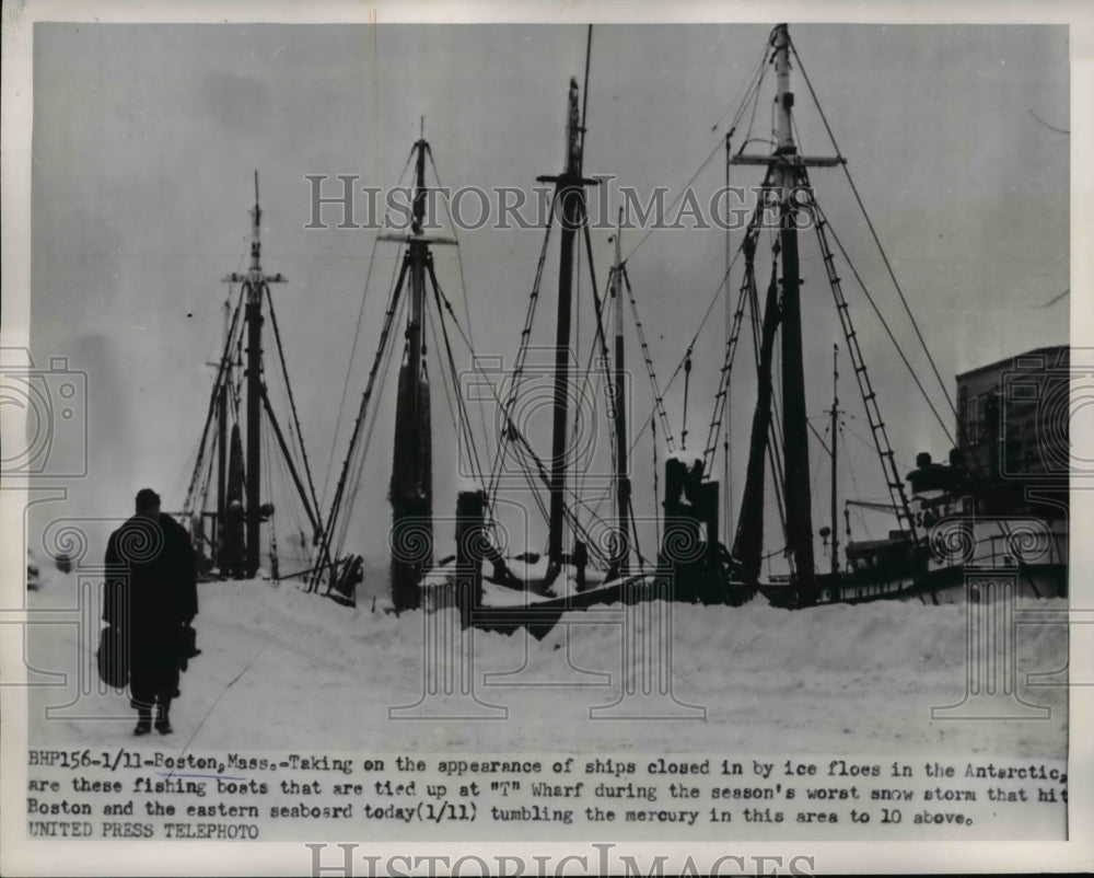 1954 Press Photo Boston Mass Fishing trawlers cloaked in ice at port- Historic Images