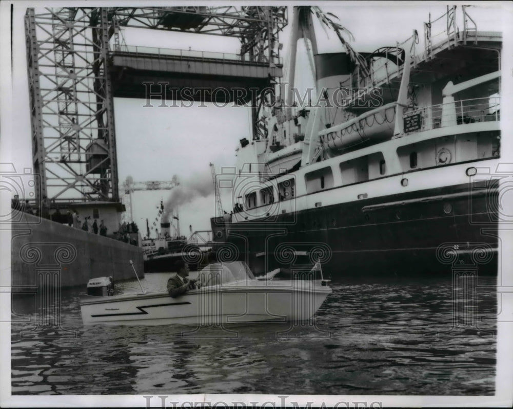 1959 Press Photo Montreal Canada St Lambert Docks as D&#39;Iberville, Montcalm pass- Historic Images