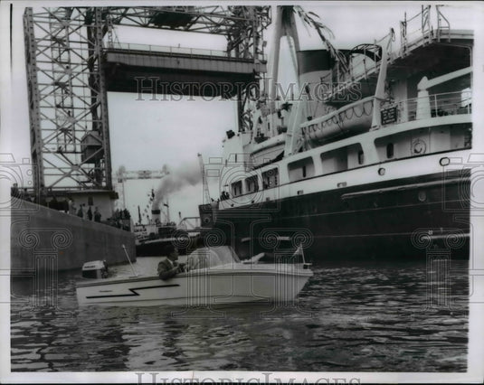 1959 Press Photo Montreal Canada St Lambert Docks as D'Iberville, Montcalm pass- Historic Images