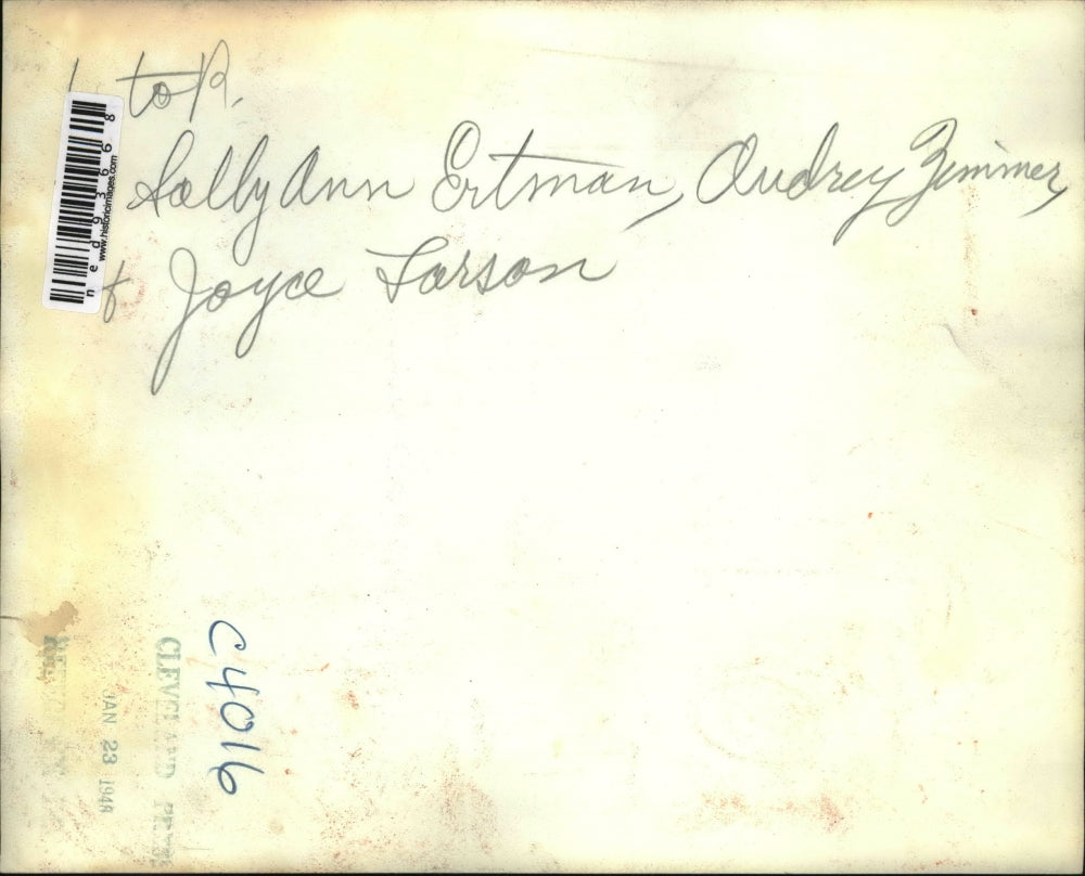 1948 Press Photo Sally Ann Ertman, Audrey Zimmer, Joyce Larson