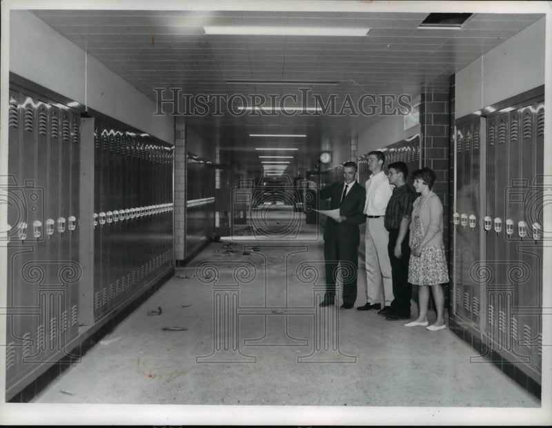 Load image into Gallery viewer, 1962 Press Photo Mid Park HS Cleveland, P Frederick, B Black, W Rishel, B Bale
