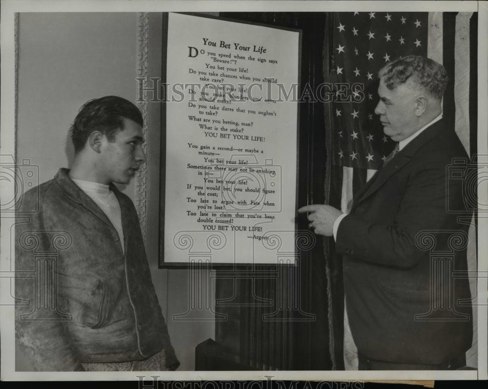 1934 Press Photo Judge Daniel O Brien Displays You Bet Your Life Poem California