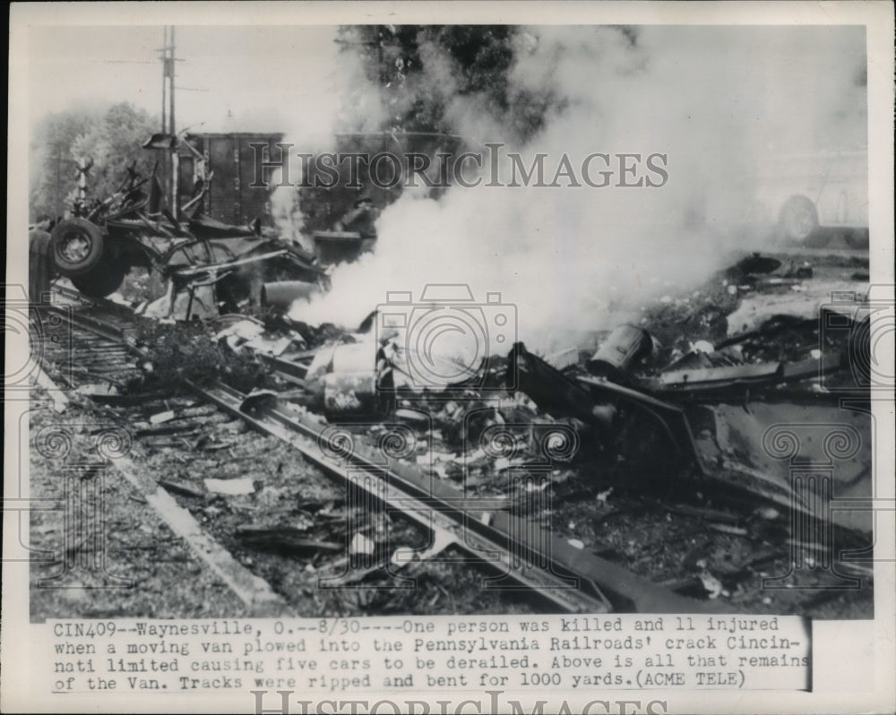1950 Press Photo 1 killed 11 injured when van plows into Pennsylvania RR Ohio